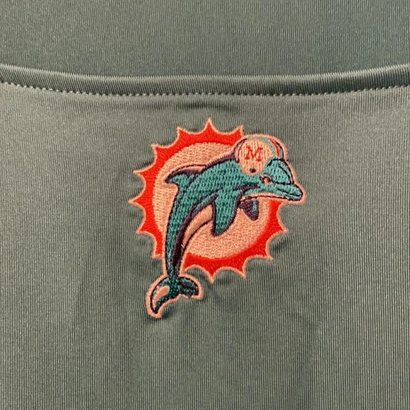 NWT New NFL Miami Dolphins Women's Aqua Green Long Sleeve Top Size Medium - Picture 2 of 6